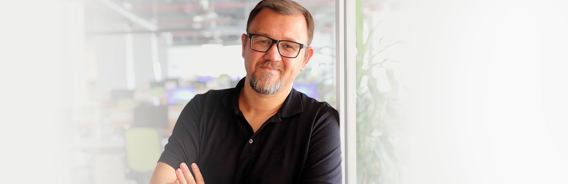 Rechtsanwälte Privatinsolvenz, Regelinsolvenz, Firmeninsolvenz / auf dem Foto: Büroangestellter